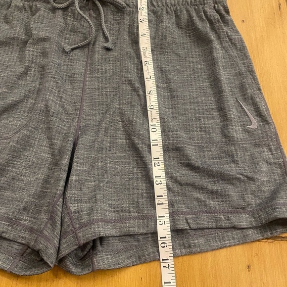Nike Men’s Yoga Unlined Standard Fit Gray Athletic Shorts Pockets New large - Picture 15 of 15
